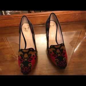 Vince Camuto Signature Multi Color Pumps size 6.5
